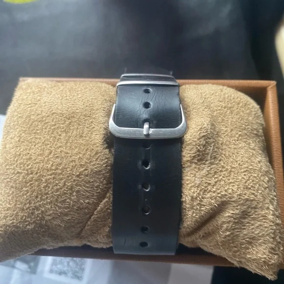 MK WATCH With Box and Authentication Papers - Picture 3 of 4